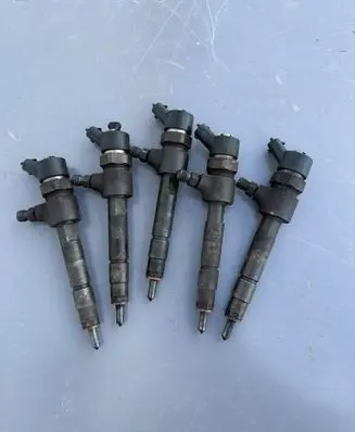 Alfa Romeo 166 Fuel injectors set 0445110068