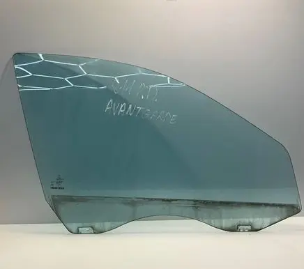 Mercedes-Benz E W211 Front door window glass four-door