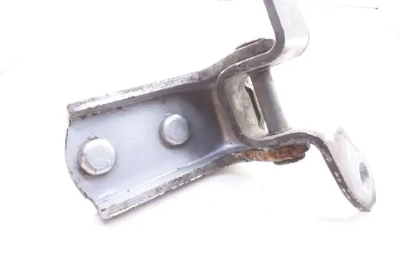 Toyota Avensis T220 Rear door lower hinge