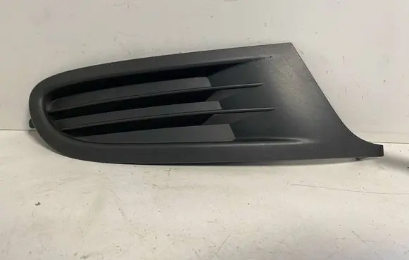 Volkswagen Golf VI Front bumper lower grill 5K0853666A