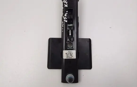 Ford Focus Seat belt adjustment motor AM51611C46AC 616140101E