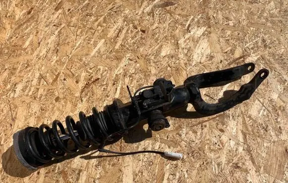 BMW 5 F10 F11 Front shock absorber with coil spring 6852930