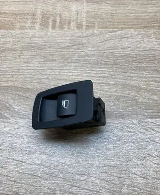 BMW 5 E34 Electric window control switch 9113773