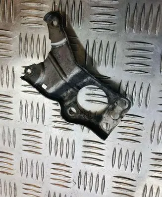 Mercedes-Benz E W212 Engine mounting bracket A6421410340