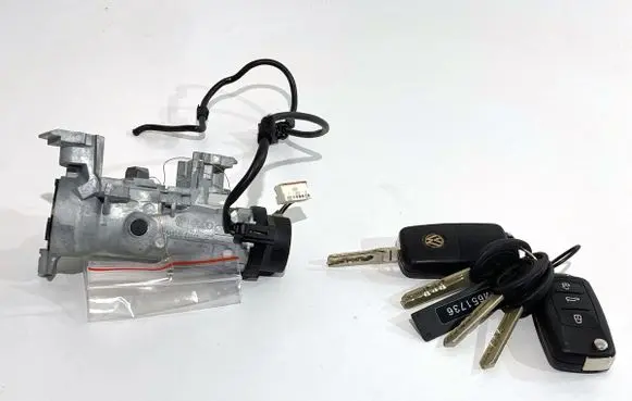 Volkswagen Golf VI Ignition lock 1K0905851B