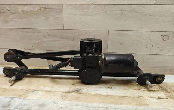 Hyundai Tucson JM Front wiper linkage and motor