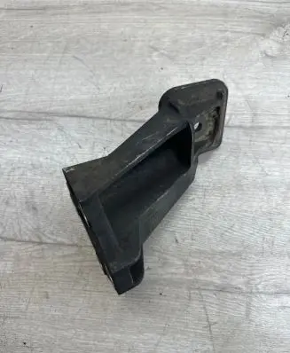 Land Rover Discovery 3 - LR3 Engine mounting bracket 4H226061AA C9A2A KKU500580