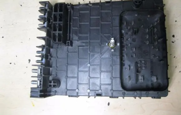 Volkswagen PASSAT B6 Fuse box set 3C0937125 G1145