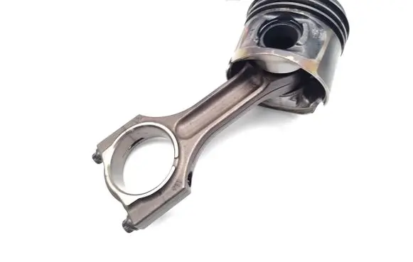 BMW 1 E82 E88 Piston with connecting rod N47D20C