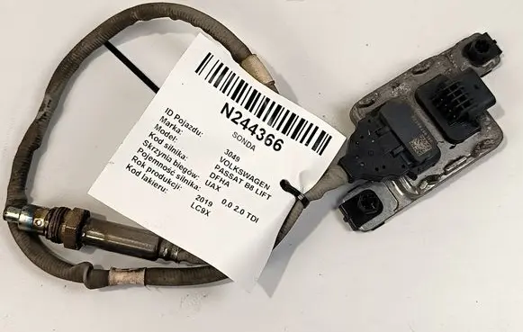 Volkswagen PASSAT B8 Lambda probe sensor 04L907805CE
