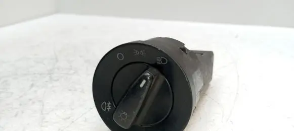 Volkswagen Golf IV Light switch 1C0941531 04052030