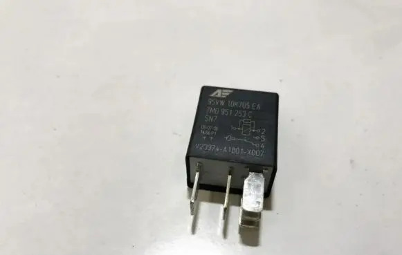 Audi A5 8T 8F Other relay 7m0951253c 95vw10k705ea