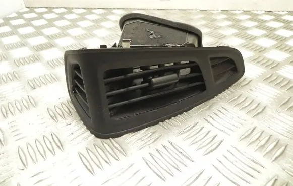 Ford Focus Rear air vent grill F1EBA018B08AE3JA6 T7603
