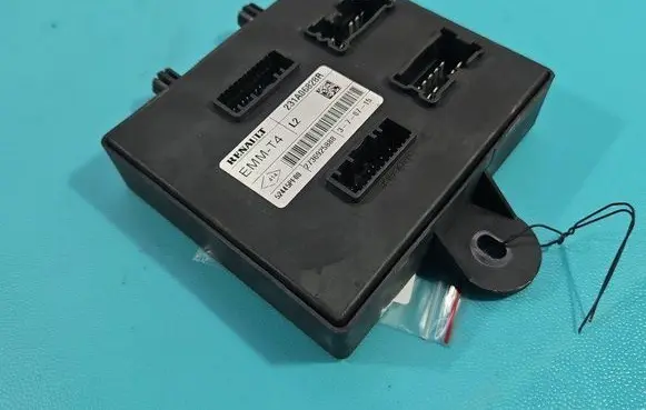 Renault Clio IV Central body control module 231A06828R IMPRK1468590