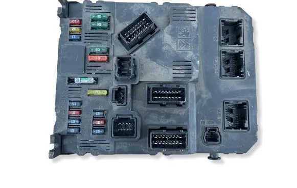Citroen C4 I Picasso Fuse module S118085320 9650584580 BSIE0100