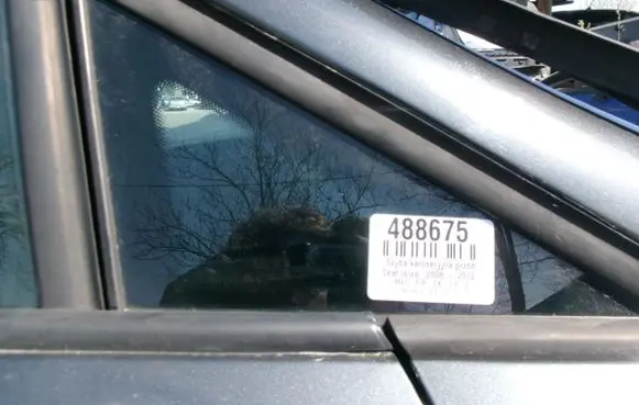 Seat Ibiza IV (6J,6P) Front door vent window glass four-door 