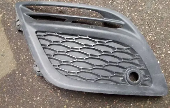 Volvo XC60 Front bumper lower grill 31290662