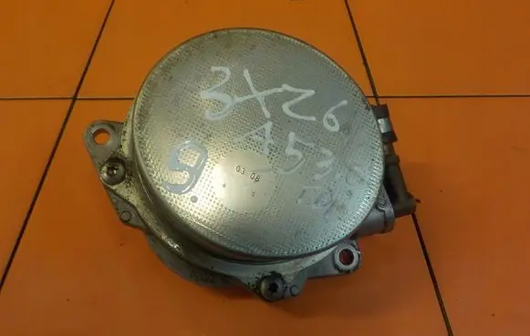 Audi A5 8T 8F Vacuum pump 03T07171774