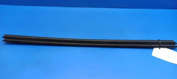 Mercedes-Benz E W212 Rubber seal front door window/glass A2127250910