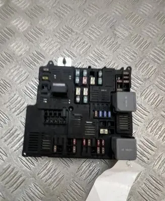 Volvo XC90 Fuse module 31473588