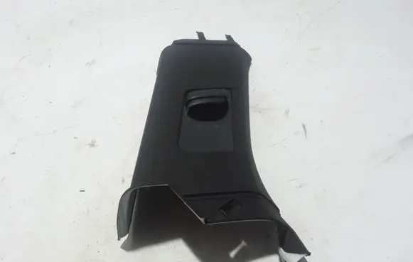 Volvo XC90 (D)pillar trim (top) 31377582