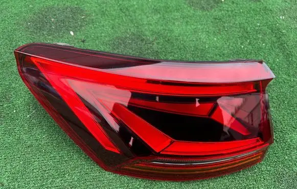 Volkswagen Touareg III Rear/tail lights 760945207A 192740323