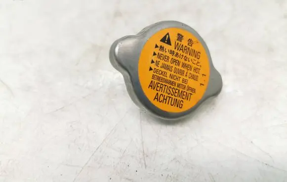 Mitsubishi Outlander Coolant expansion tank/reservoir cap 
