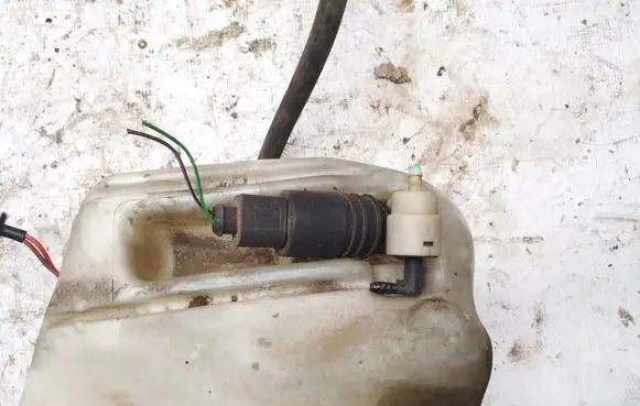 Audi A6 S6 C5 4B Windscreen/windshield washer pump