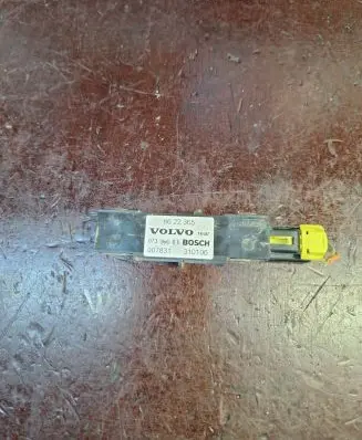 Volvo XC70 Airbag deployment crash/impact sensor 8622365 007831 310106