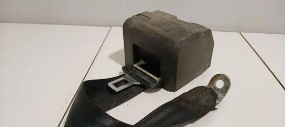 Rear seatbelt