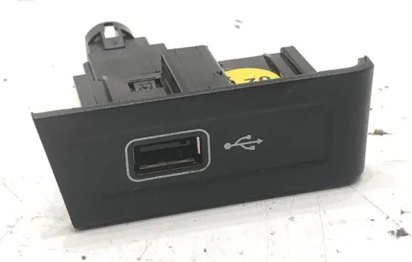 Skoda Rapid (NH) USB socket connector 5JB035727A
