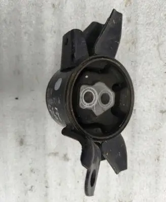 Hyundai Veloster Engine mount vacuum valve 