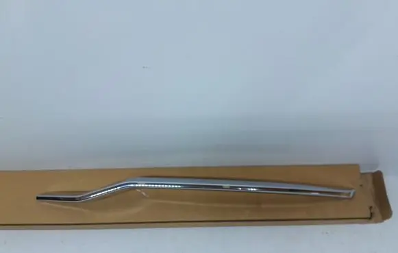 Front bumper splitter molding
