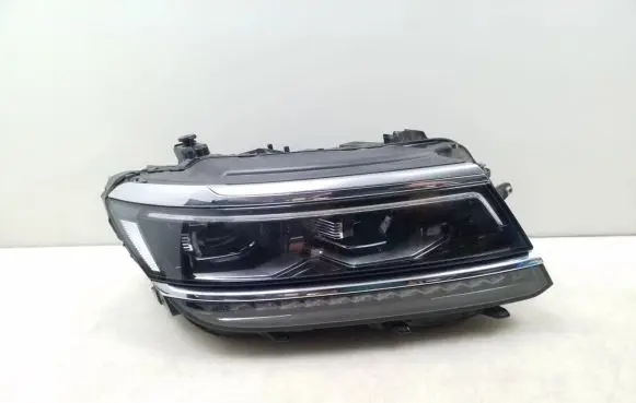 Volkswagen Tiguan Headlight/headlamp 5NB941082D