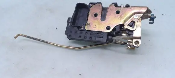 Chevrolet Tacuma Front door lock