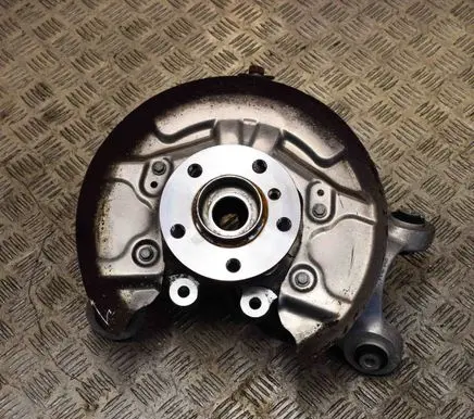 Rear wheel hub