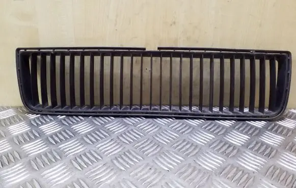 Skoda Octavia Mk1 (1U) Front bumper lower grill 1U0853677