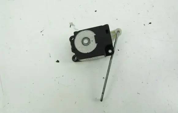 Subaru Forester SH Air flap motor/actuator 5037521110