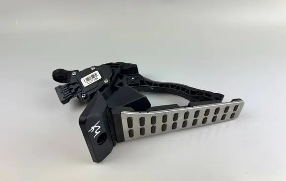 KIA Sorento Accelerator throttle pedal 