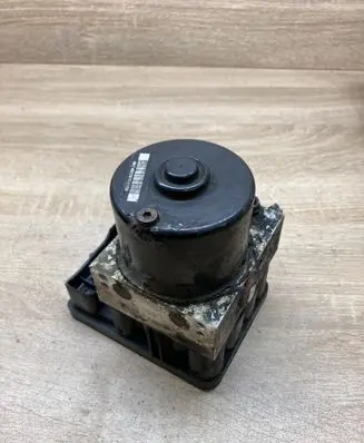 Volkswagen Touran I ABS Pump 1K0907379K 1K0614517H
