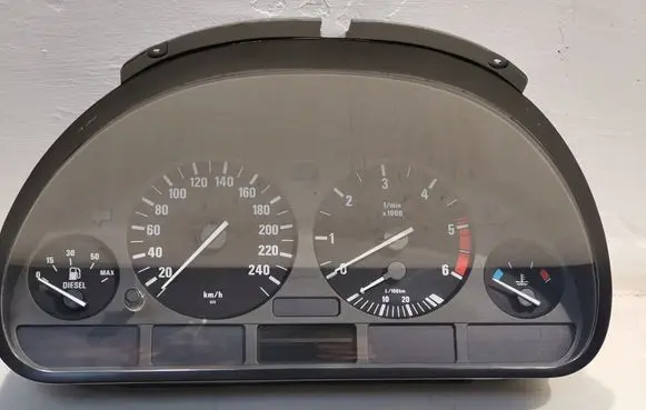 BMW 5 E39 Speedometer (instrument cluster) 62118375675 110008735 110008034