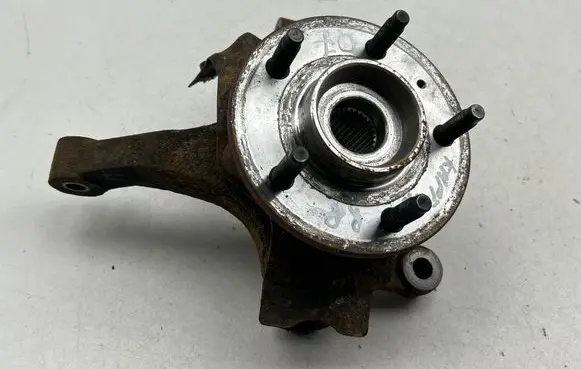 Chevrolet Captiva Front wheel hub spindle knuckle