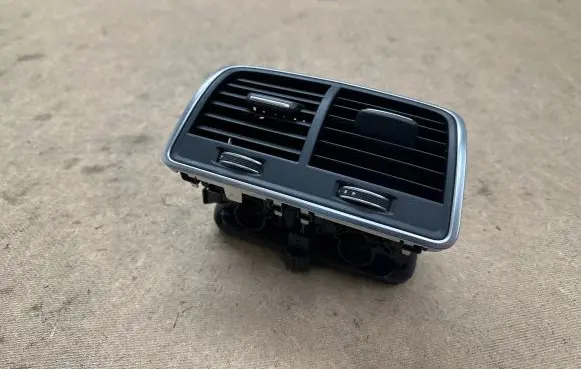 Audi A6 C7 Rear air vent grill 4G0819203 9026000