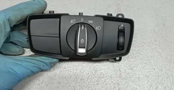 BMW 4 F32 F33 Light switch 6847504 549648911 08400427