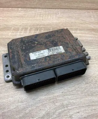 Renault Megane I Engine control unit/module ECU S110030018 8200036523