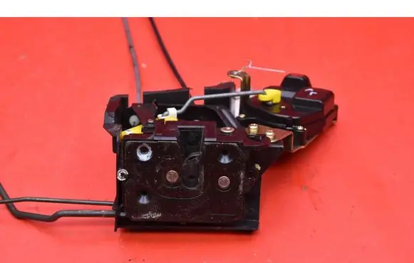 KIA Rio Front door lock