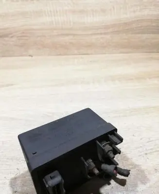 Renault Espace III Glow plug pre-heat relay 0281003004