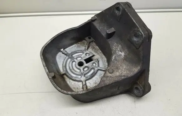 Volvo XC90 Engine mount bracket 8634894