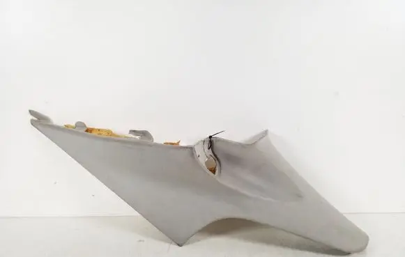 Mercedes-Benz CLS C219 (D)pillar trim (top) A2196901825