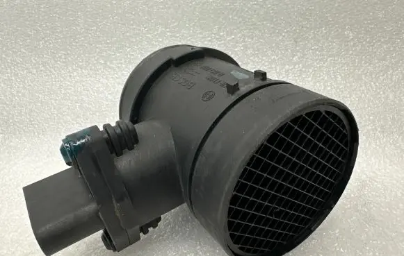 Audi A8 S8 D2 4D Mass air flow meter 0281002435